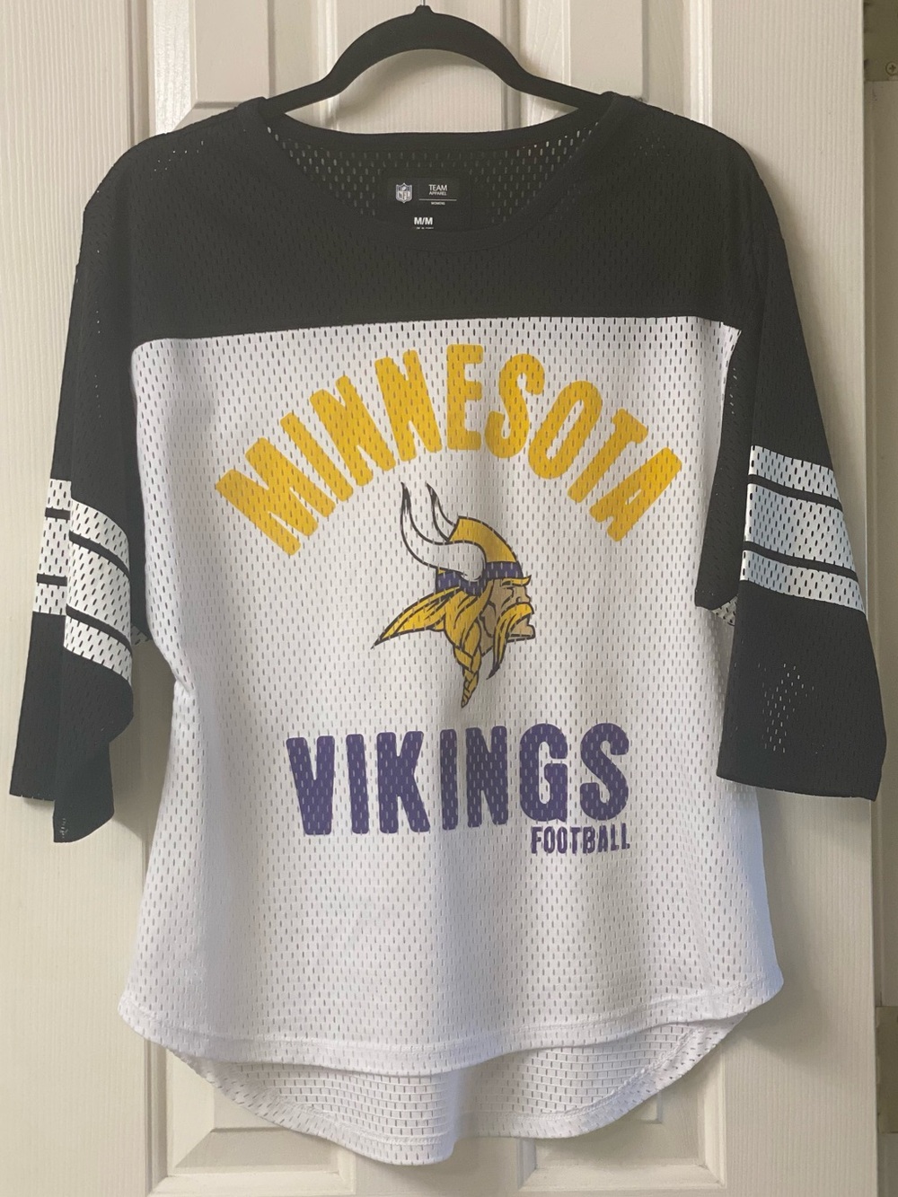 Minnesota Vikings NFL TEAM APPAREL Women’s Mesh Jersey Style Top Size Medium - Picture 1 of 16